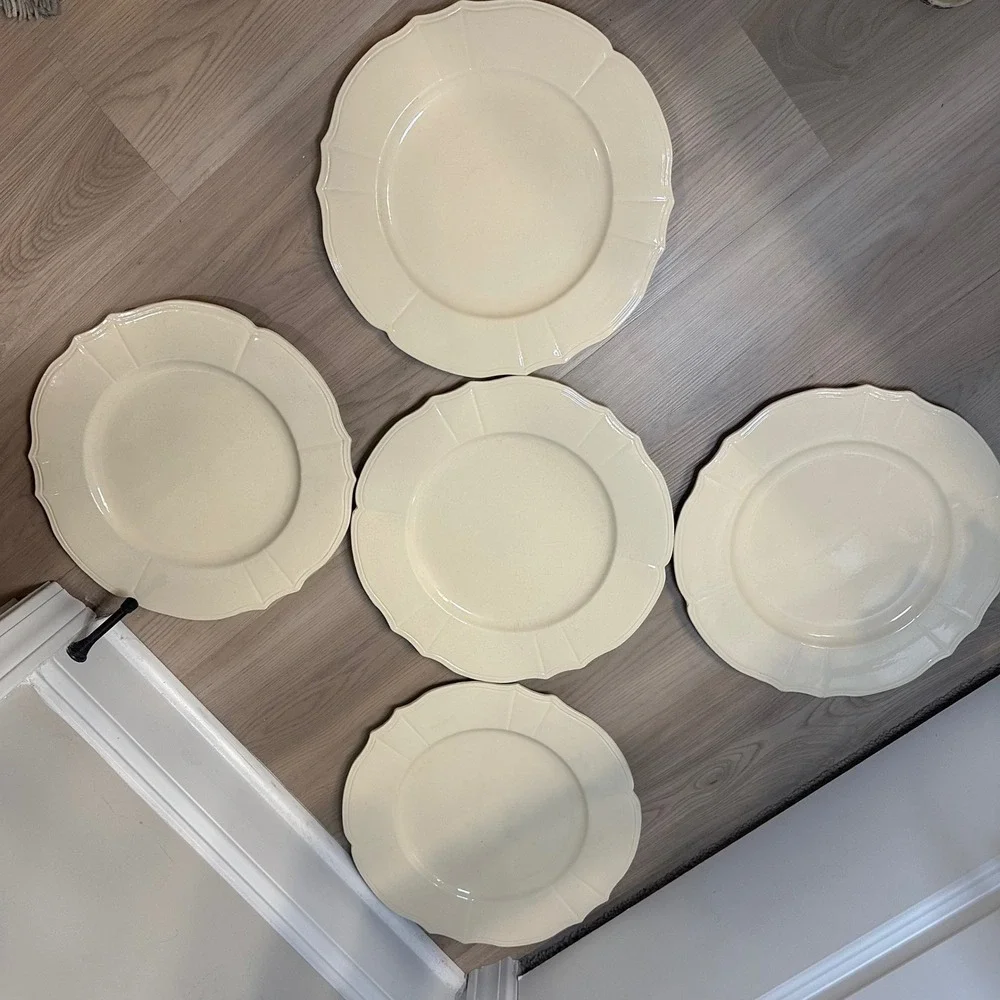 Pier 1 McKenzie Cream‎ Scalloped Earthenware Dinner Plates Set 5 France 12 3/4